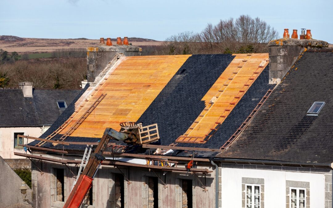 Roof Replacement Cost Omaha: Essential Wind Damage Repair Tips for Homeowners
